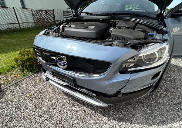 Volvo V60 Cross Country cena 71900 przebieg: 72300, rok produkcji 2018 z Garwolin małe 436